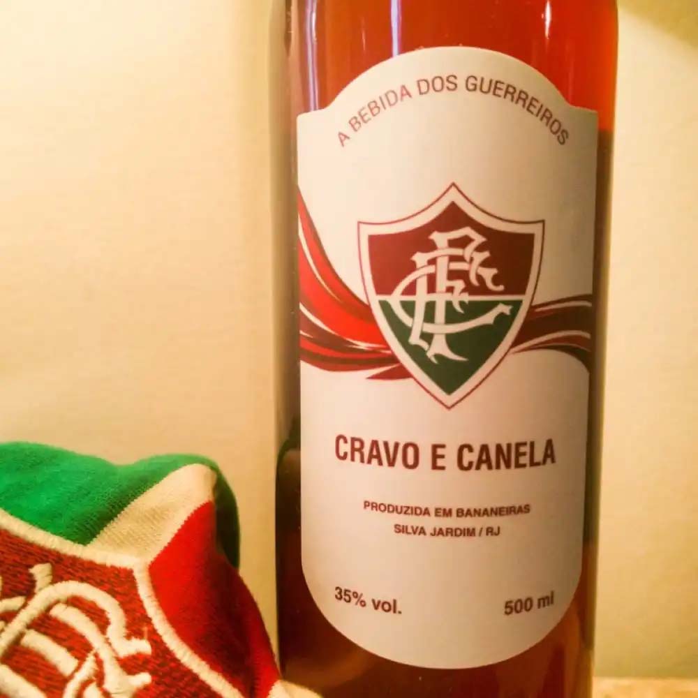 Tapinua Cachaça Fluminense Cravo e Canela 500ml
